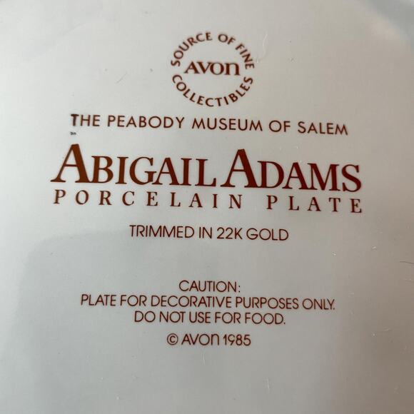 AVON Abigail Adams 1985 9" plate Peabody Museum - Picture 2 of 2